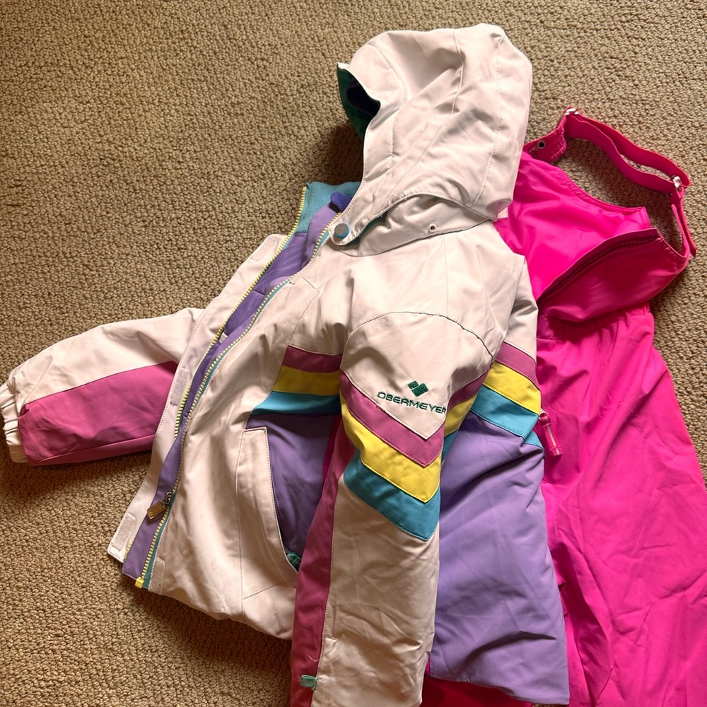 Obermeyer girls pink and purple ski suit size 6. Jacket and bib